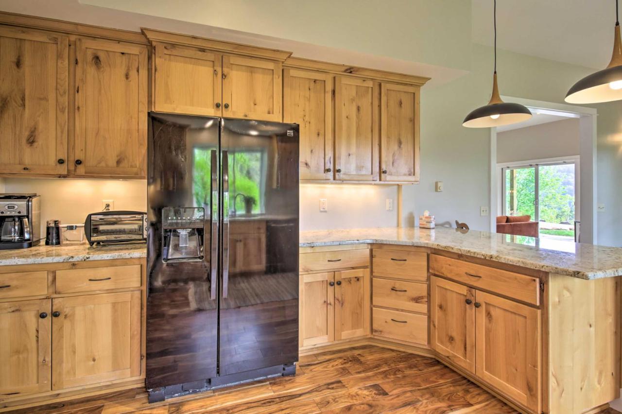 Lovely Canyon View Apartment With Patio And Yard シルバートン エクステリア 写真